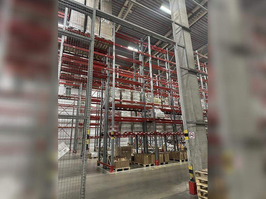 Продам склад 5216 м.кв.