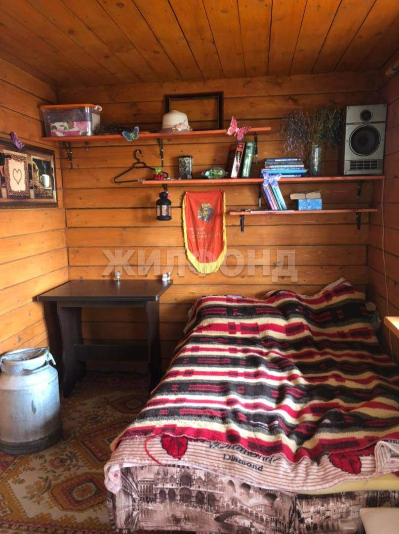 Продам земельный участок 1100 м.кв.