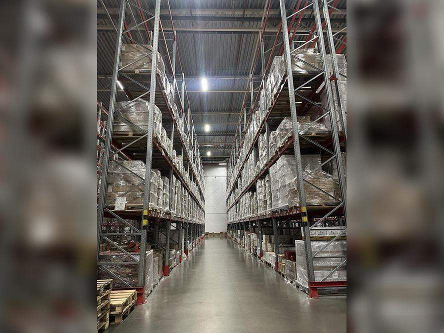 Продам склад 5216 м.кв.