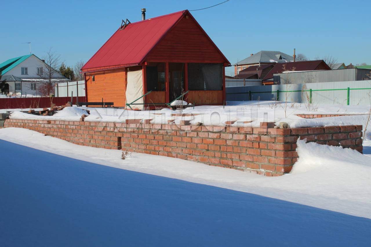 Продам земельный участок 1100 м.кв.