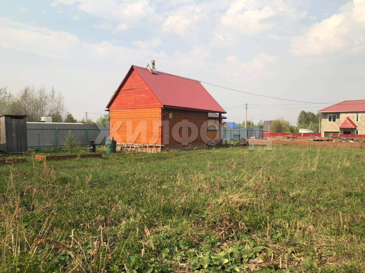 Продам земельный участок 1100 м.кв.