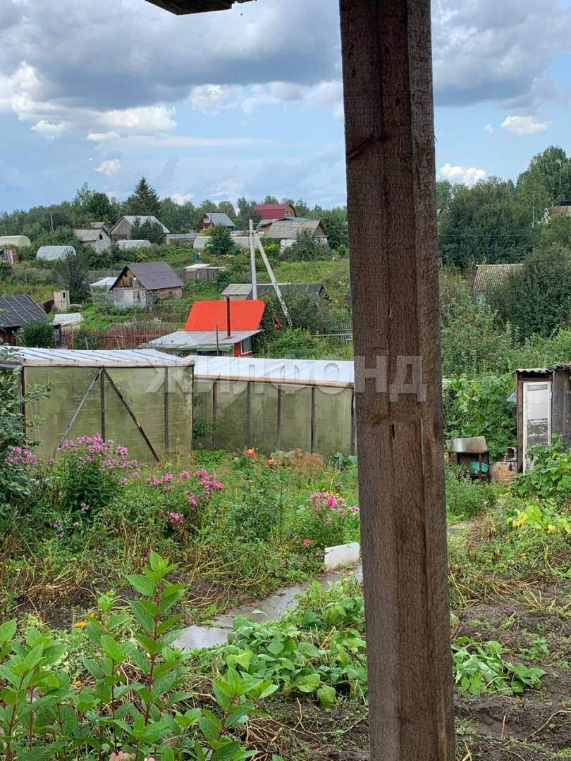 Продам земельный участок 600 м.кв.