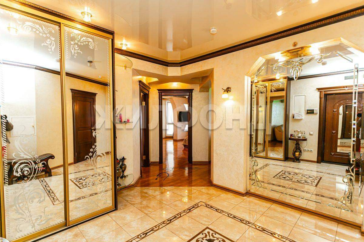 Квартира на продажу в Новокузнецке, Орджоникидзе улица, 37 фото №0