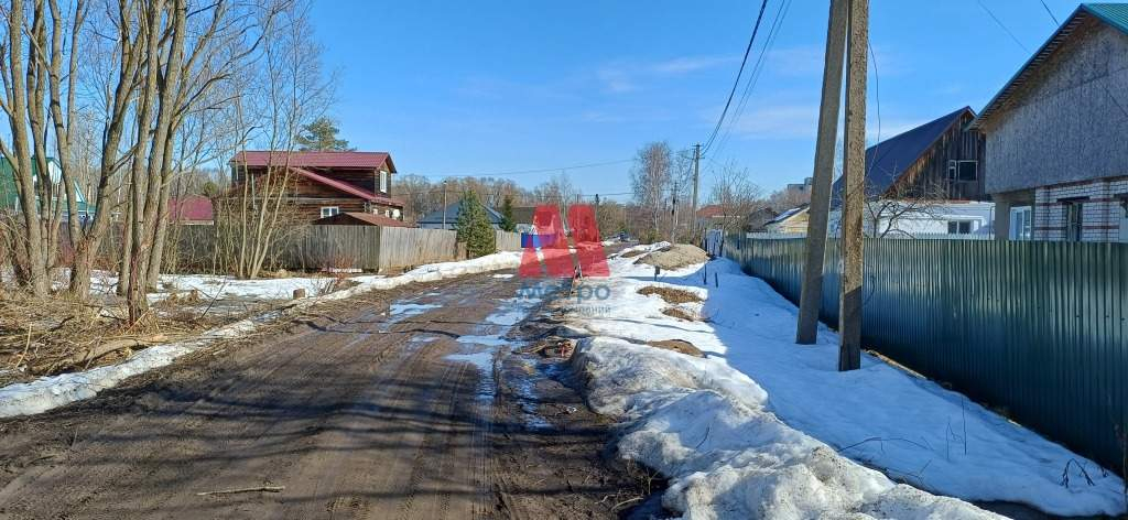 Продам земельный участок 600 м.кв.