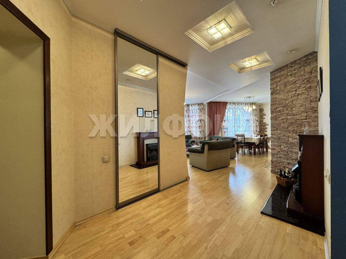 Квартира на продажу в Новокузнецке, Тольятти улица, 62 фото №0