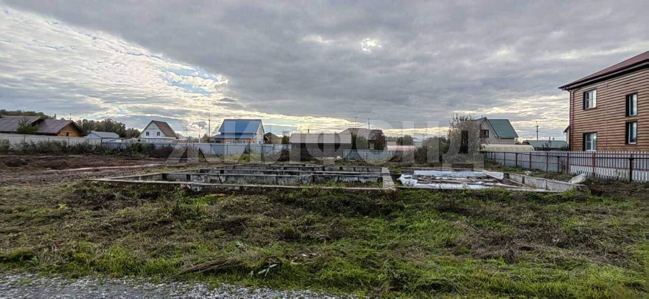 Продам земельный участок 999 м.кв.