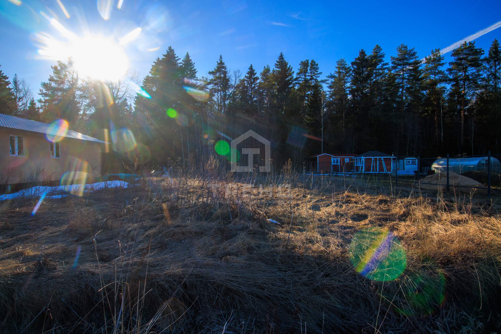 Продам земельный участок 1000 м.кв.