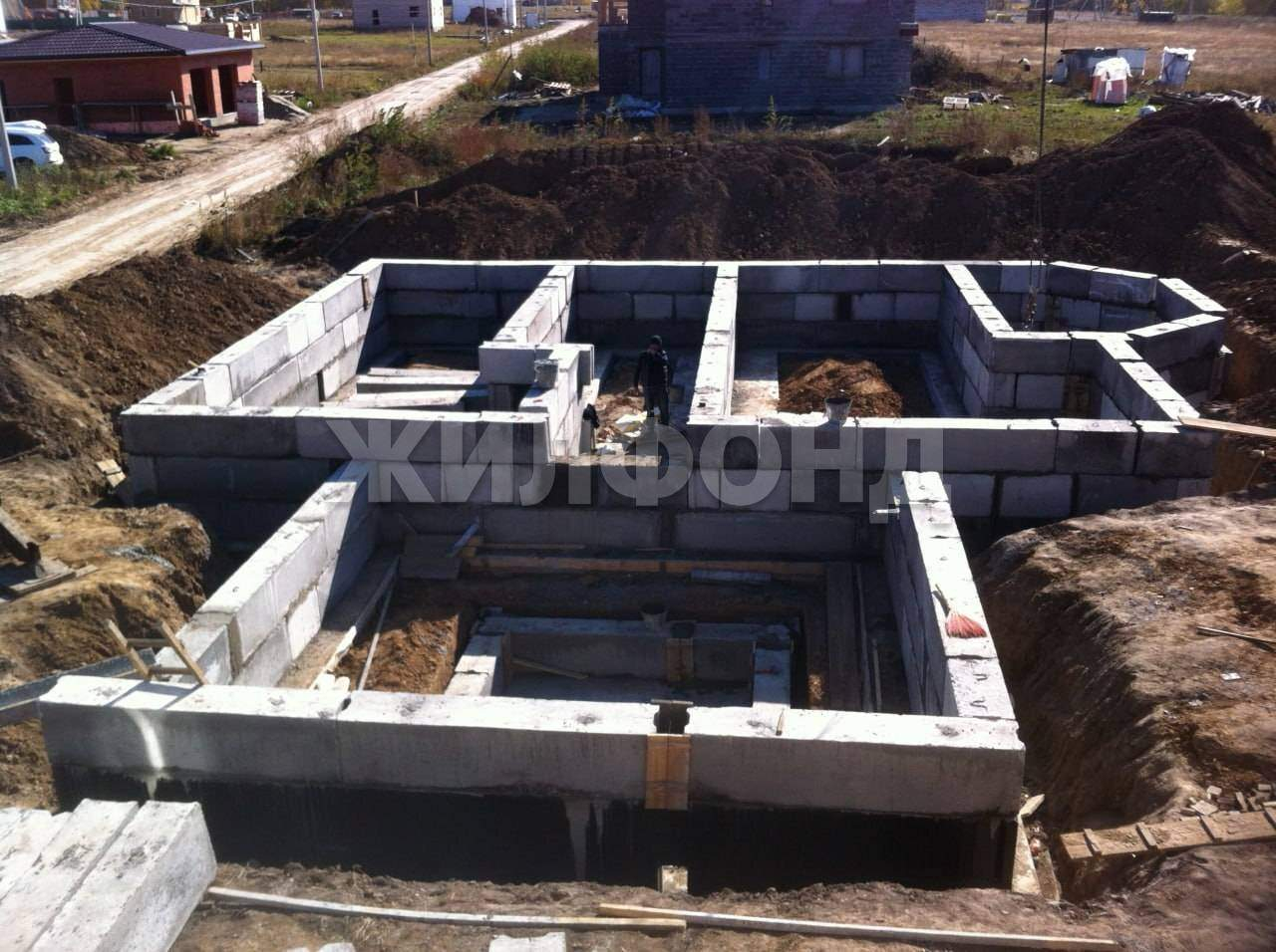 Продам земельный участок 999 м.кв.