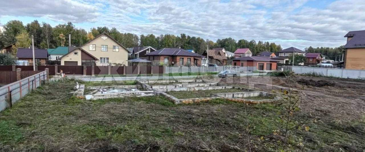 Продам земельный участок 999 м.кв.