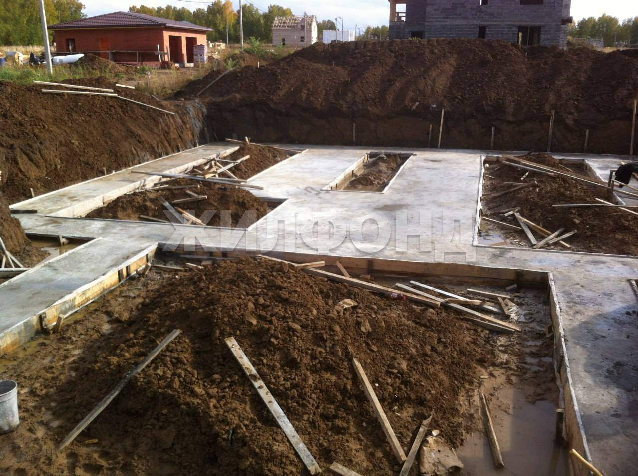 Продам земельный участок 999 м.кв.