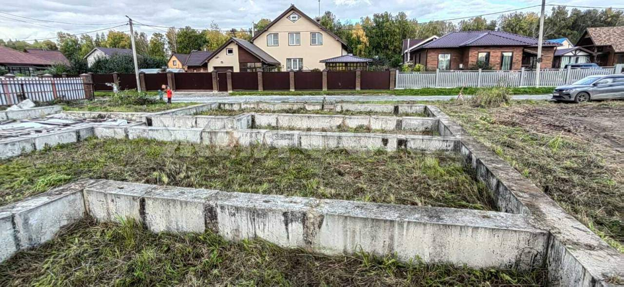 Продам земельный участок 999 м.кв.