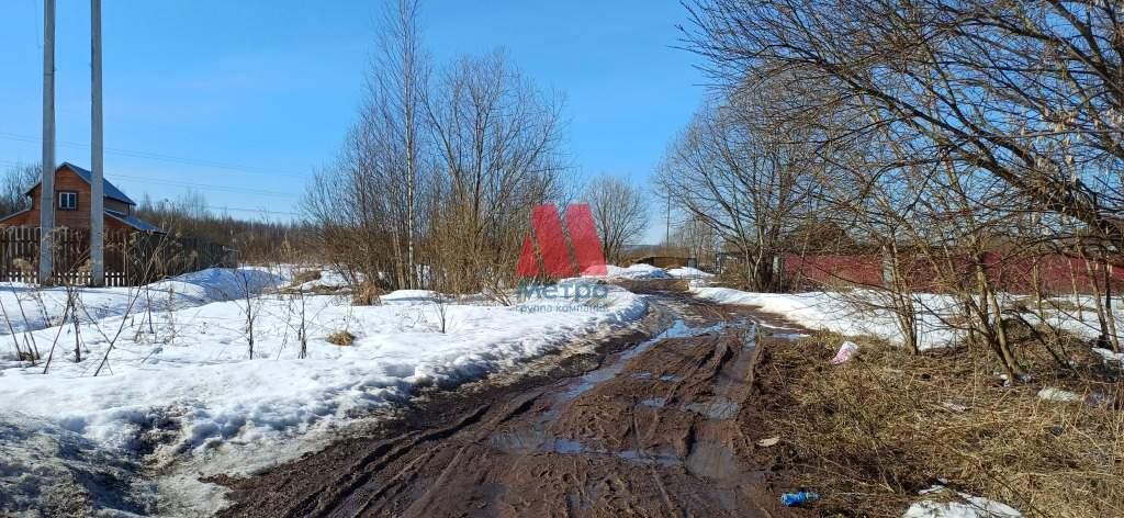 Продам земельный участок 600 м.кв.