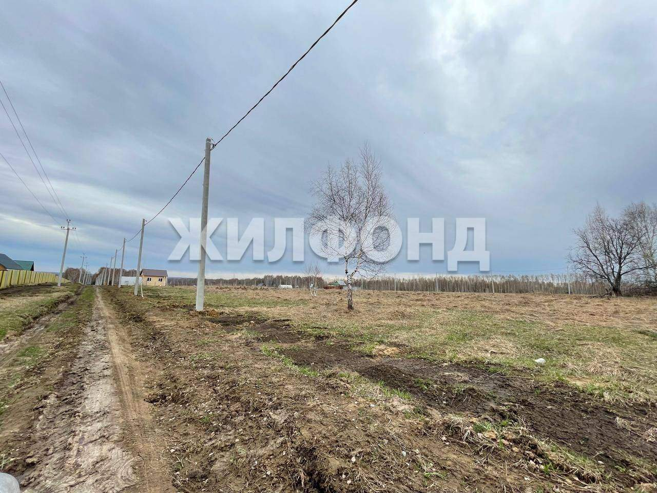 Продам земельный участок 100100 м.кв.