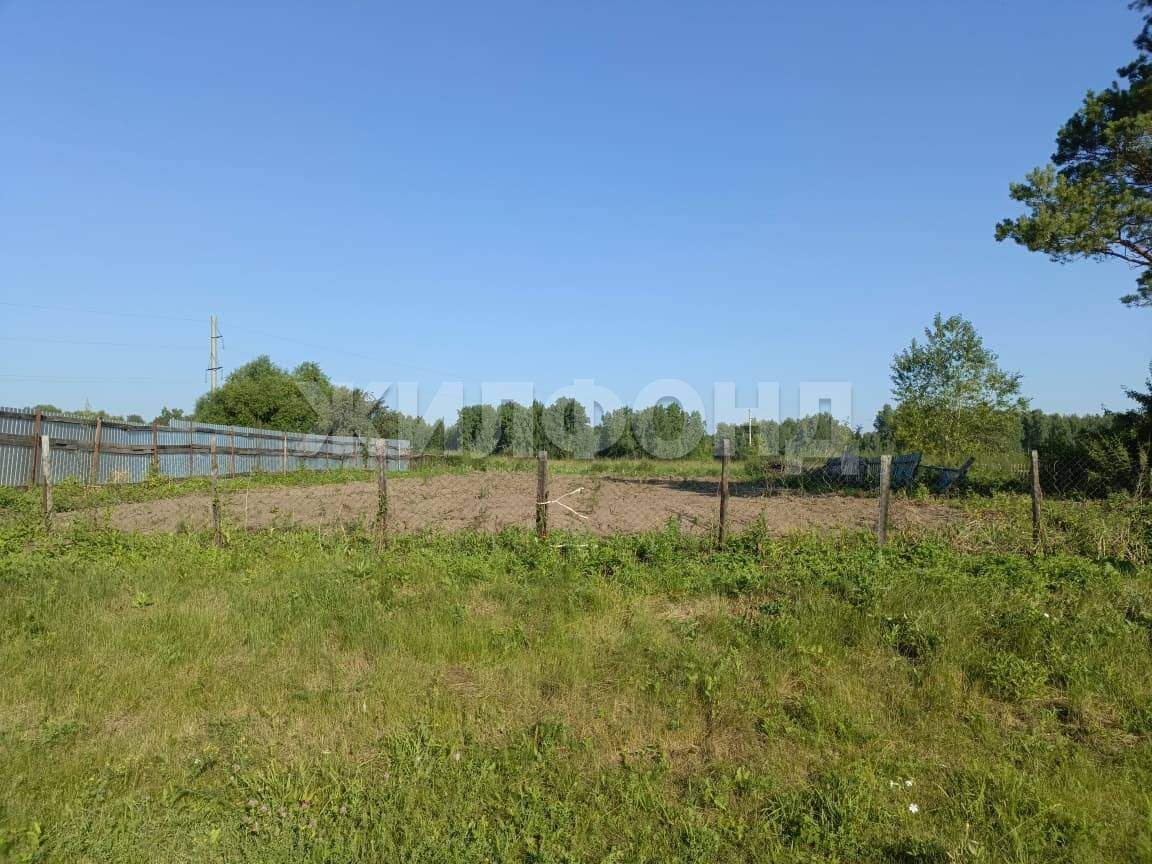 Продам земельный участок 1200 м.кв.