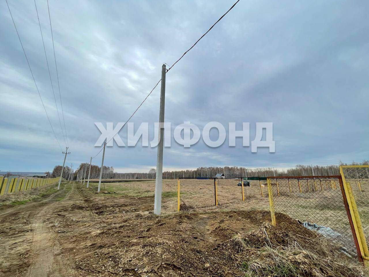 Продам земельный участок 100100 м.кв.