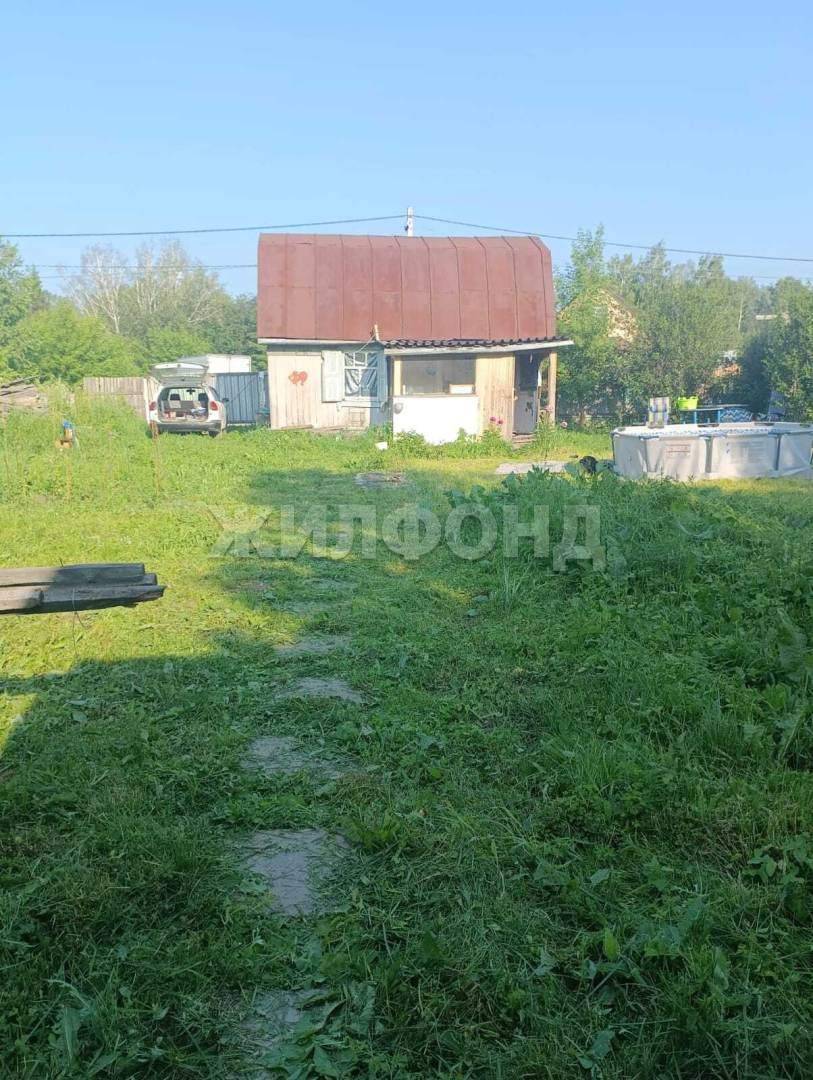 Продам земельный участок 600 м.кв.