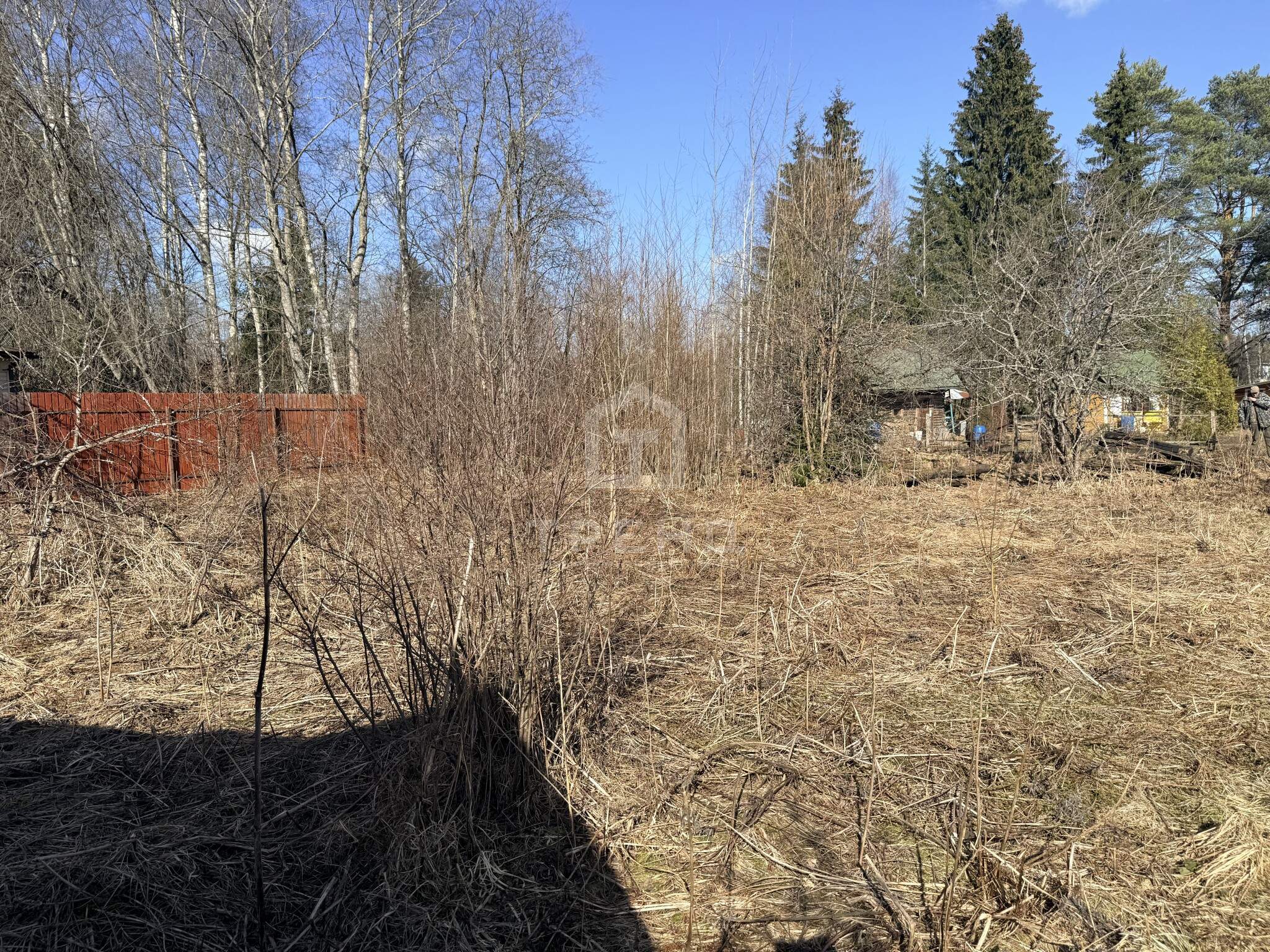 Продам земельный участок 660 м.кв.