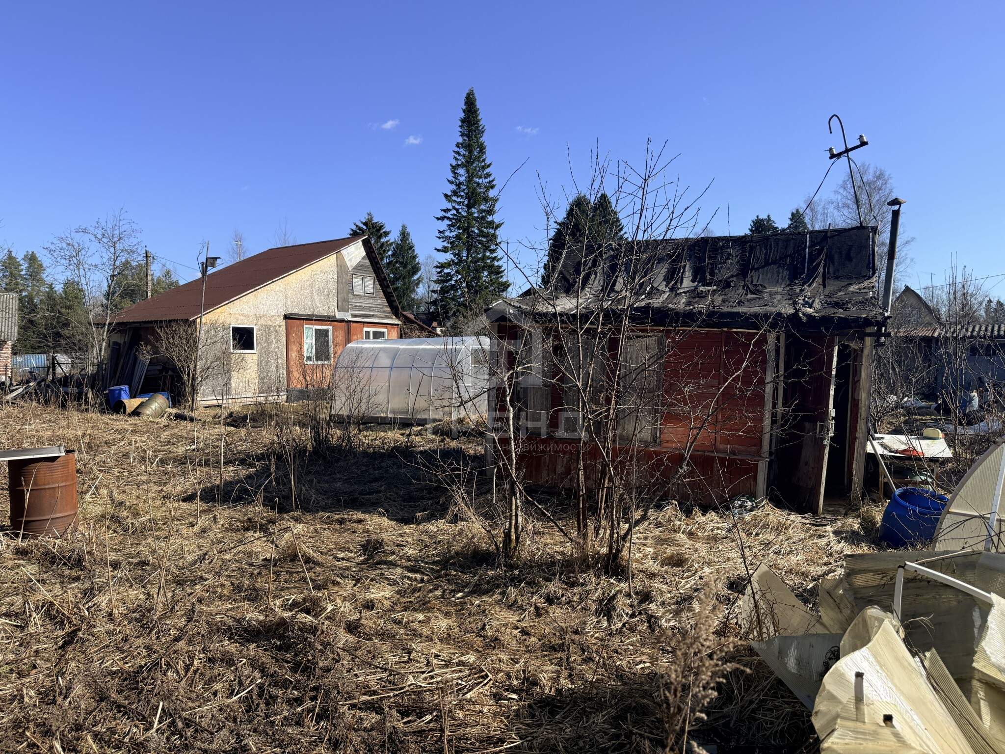 Продам земельный участок 660 м.кв.