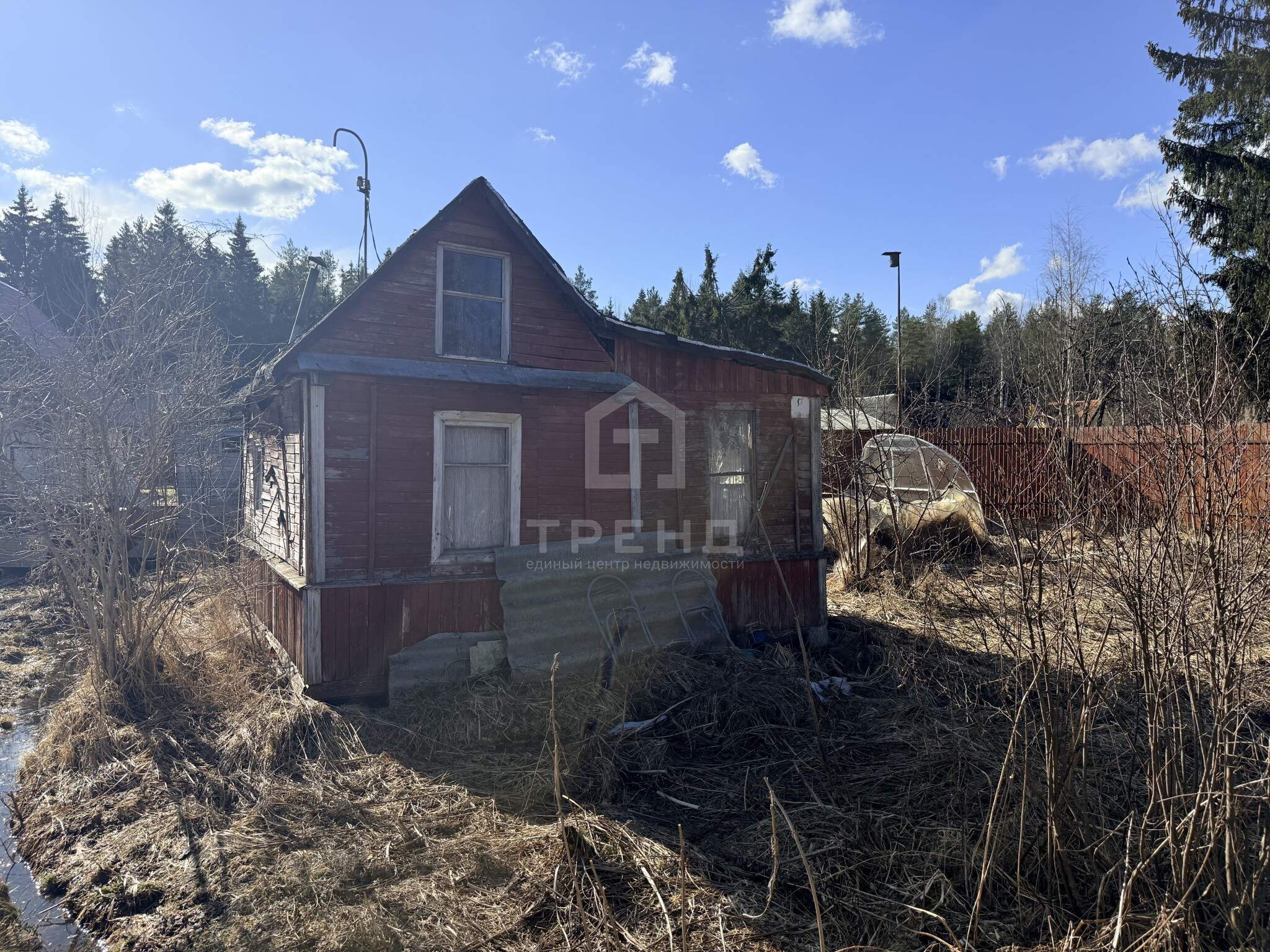 Продам земельный участок 660 м.кв.