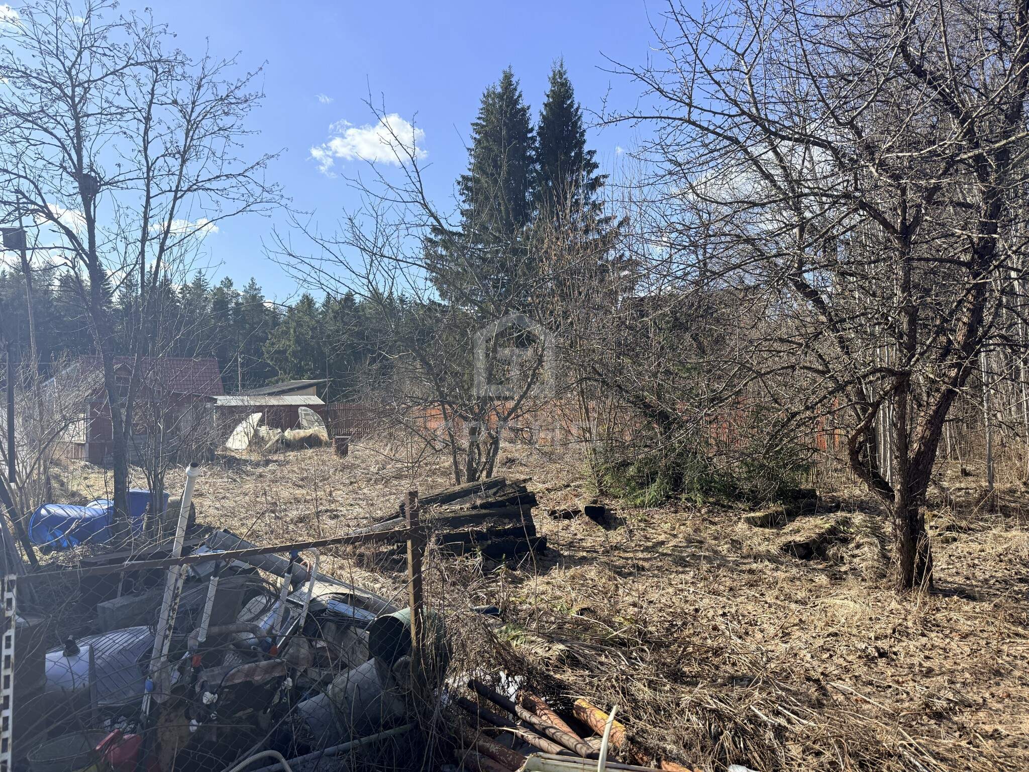 Продам земельный участок 660 м.кв.