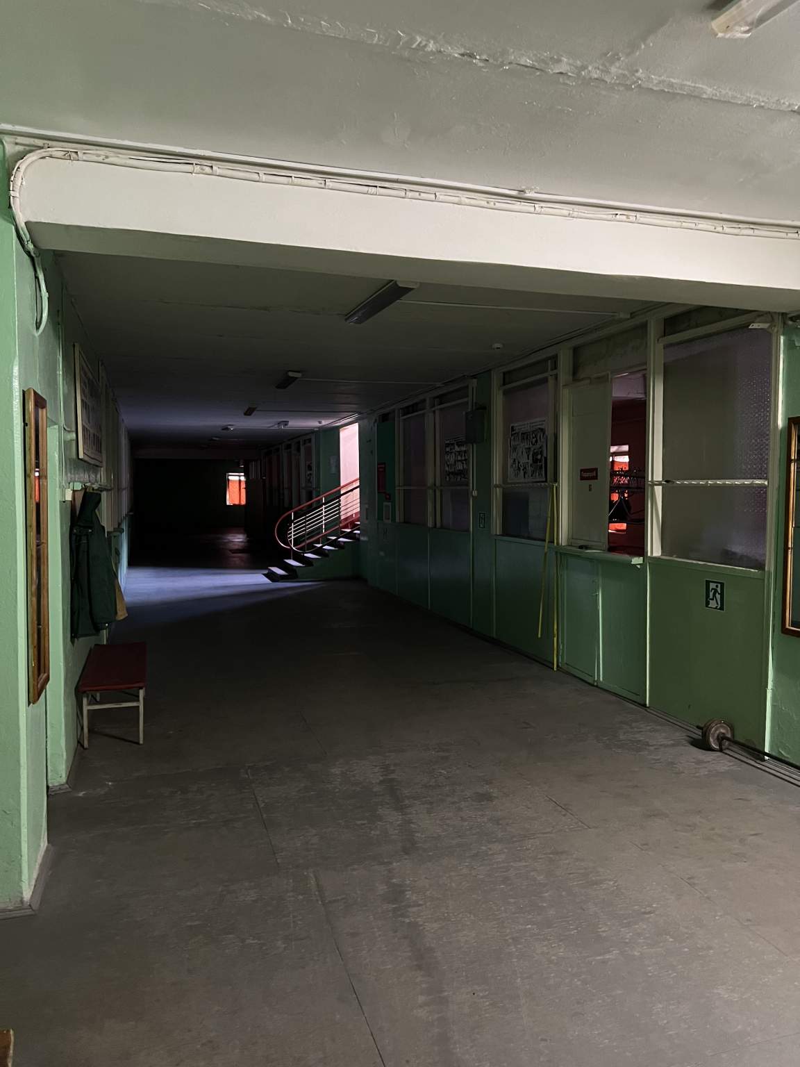 Продам торговое помещение 932.4 м.кв.