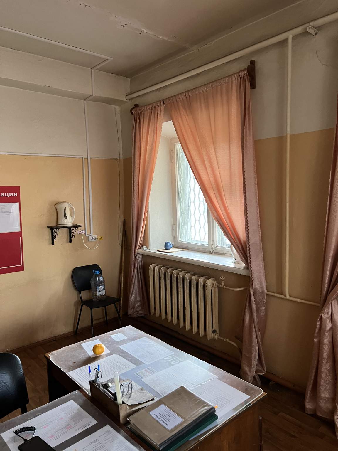 Продам торговое помещение 932.4 м.кв.