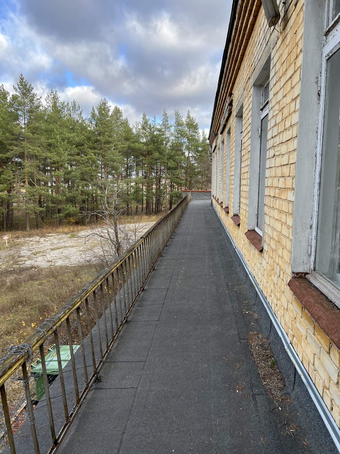 Продам торговое помещение 932.4 м.кв.