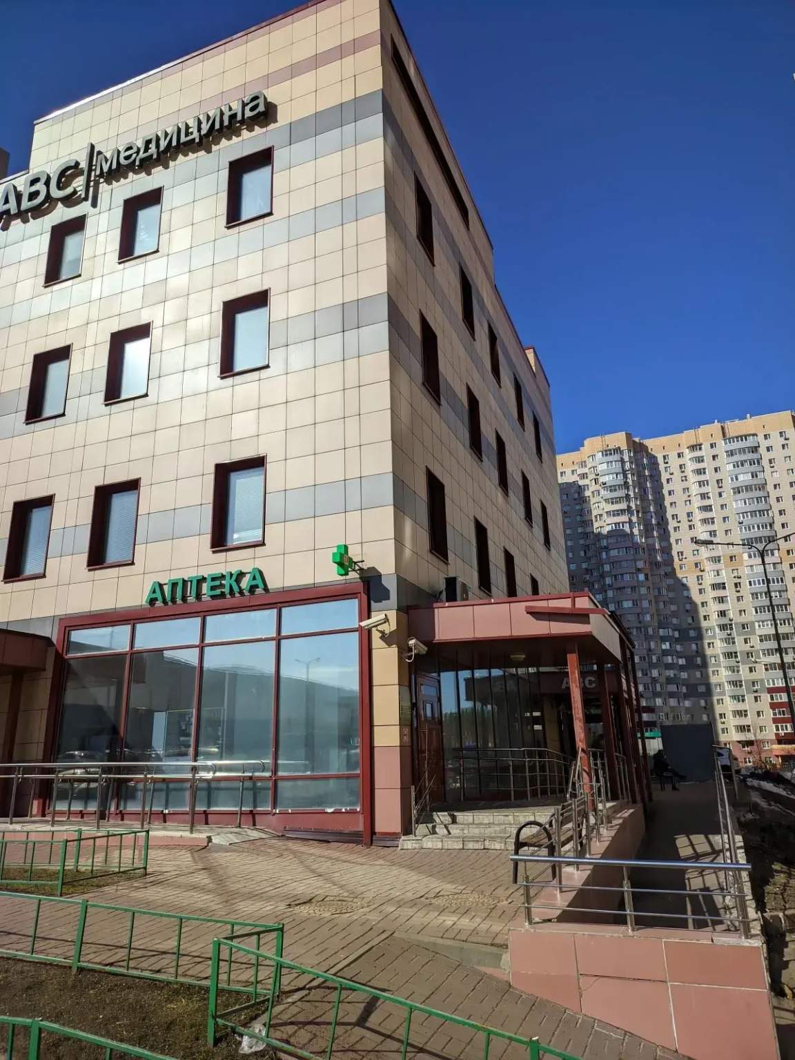 Продам помещение свободного назначения 1676 м.кв.