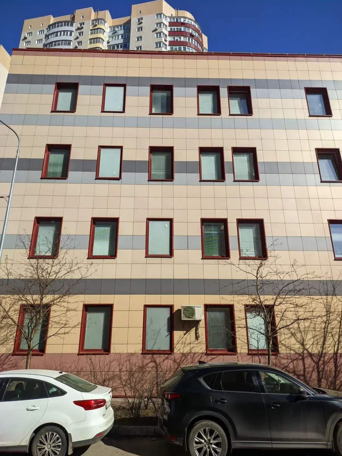 Продам помещение свободного назначения 1676 м.кв.