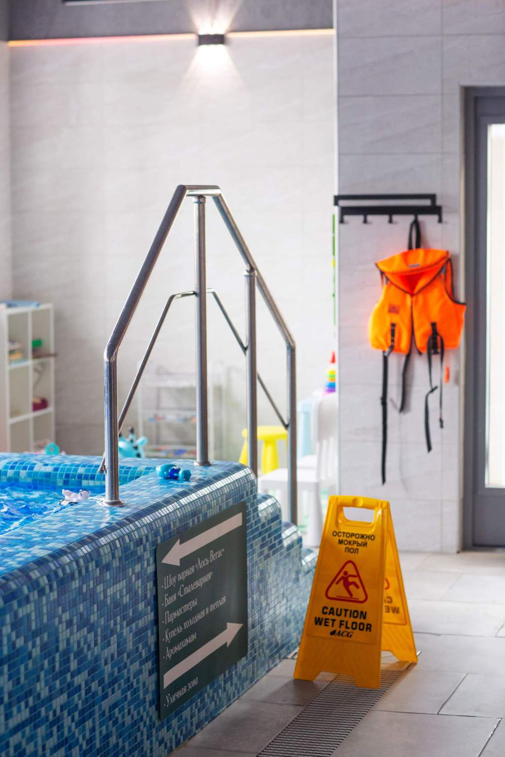 Продам торговое помещение 900.2 м.кв.