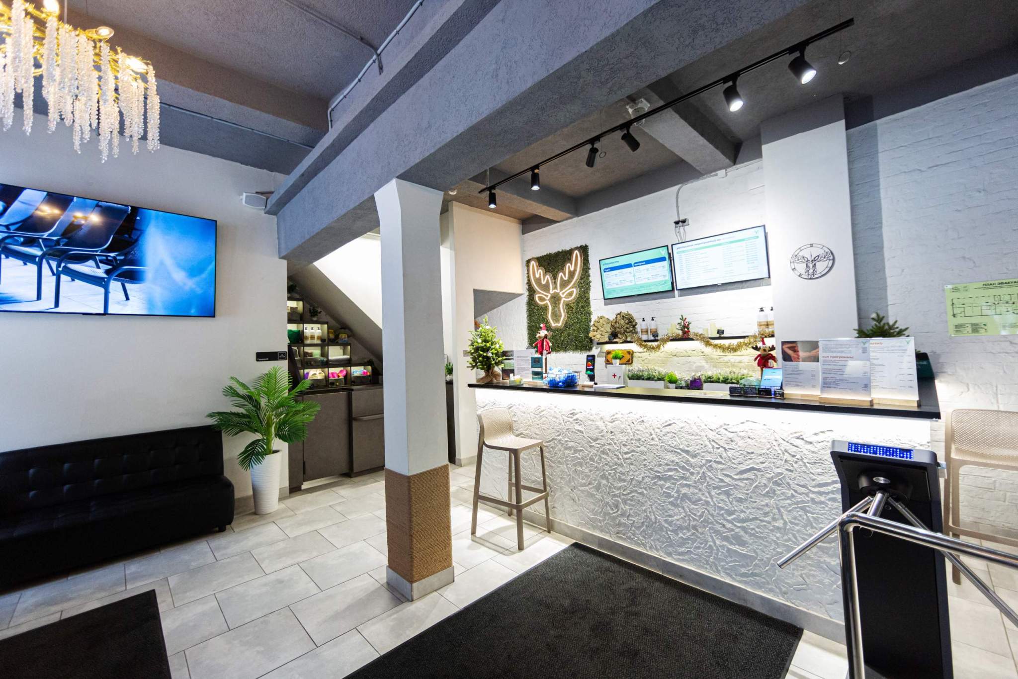 Продам торговое помещение 900.2 м.кв.