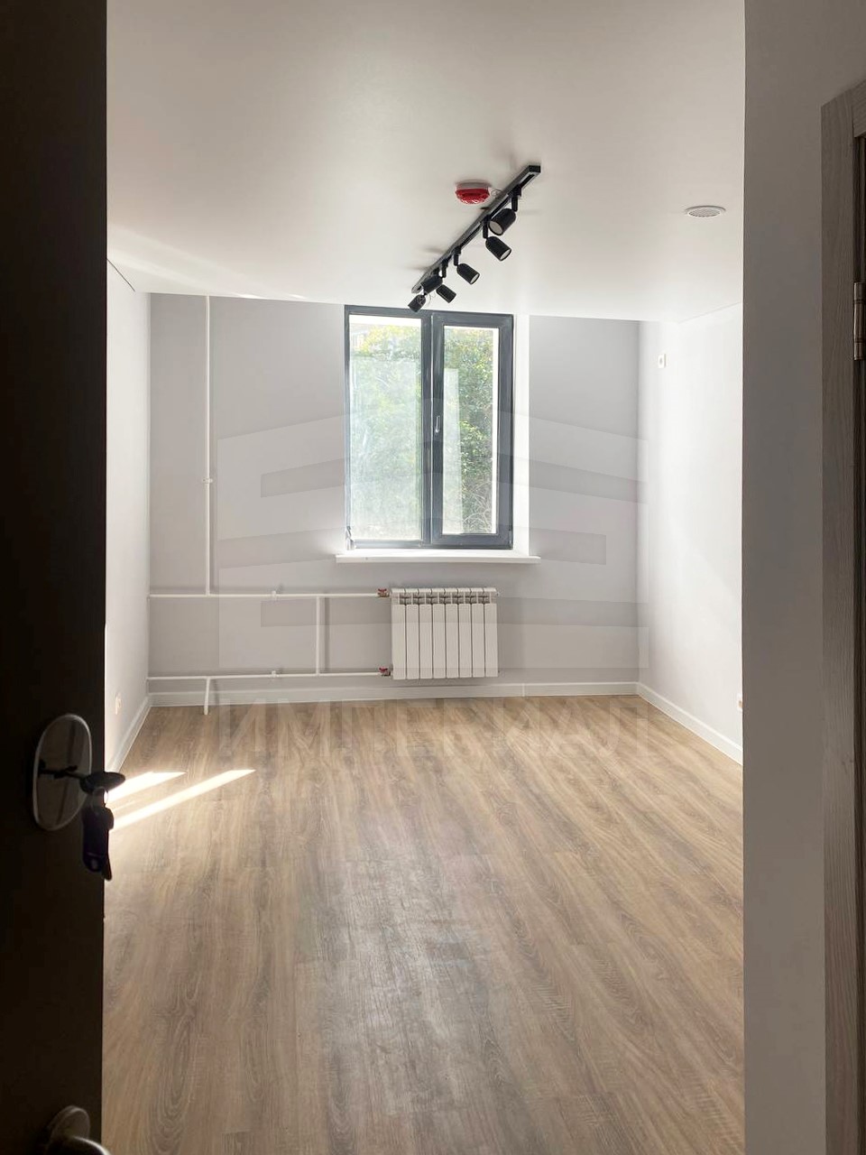 Сдам в аренду помещение свободного назначения 15.6 м.кв.