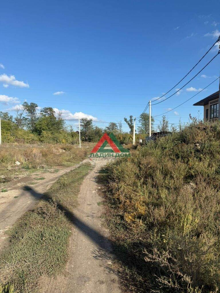 Продам земельный участок 600 м.кв.