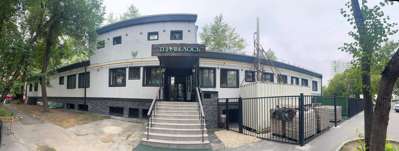 Продам торговое помещение 900.2 м.кв.