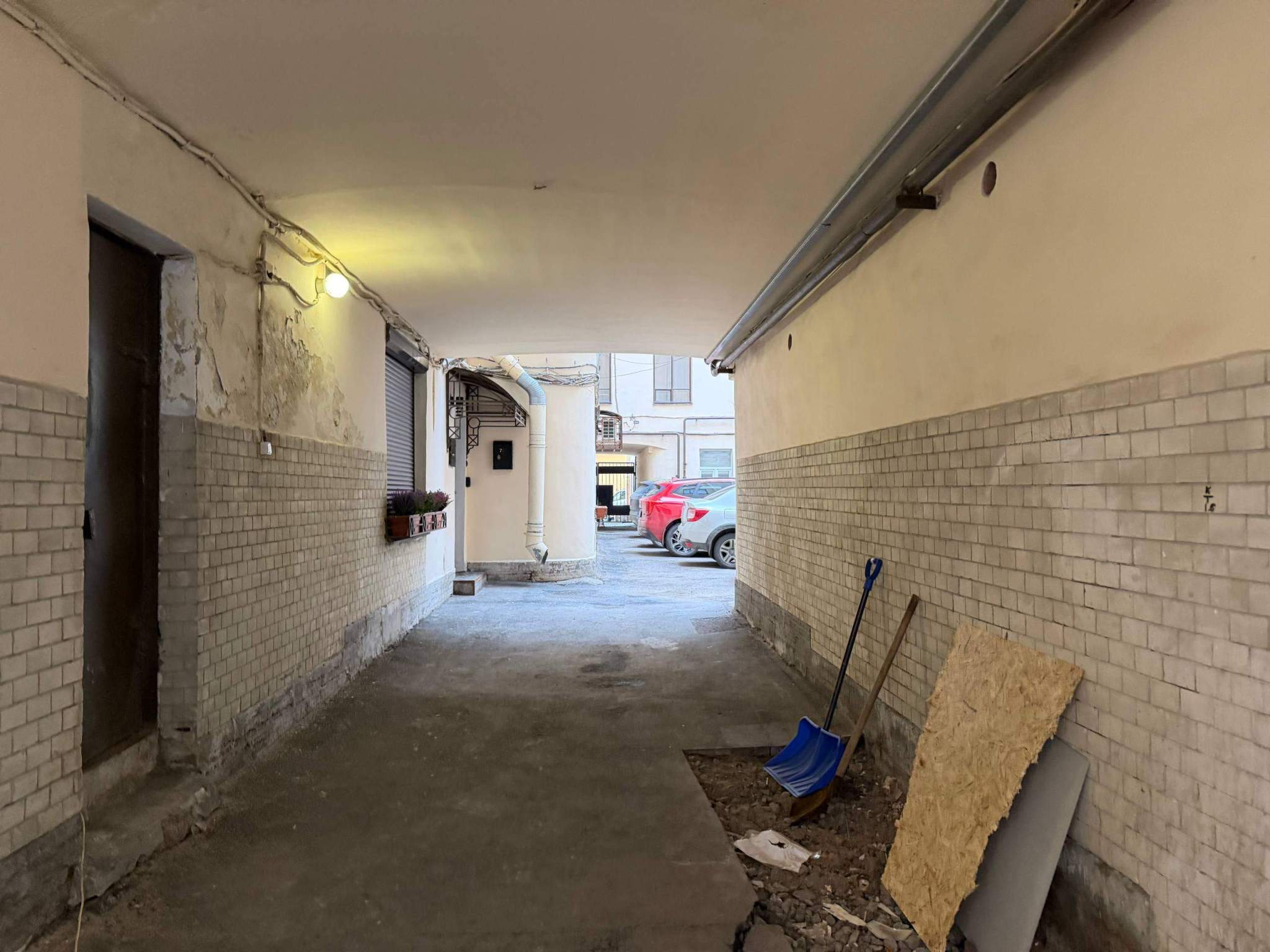 Продам офис 7.7 м.кв.