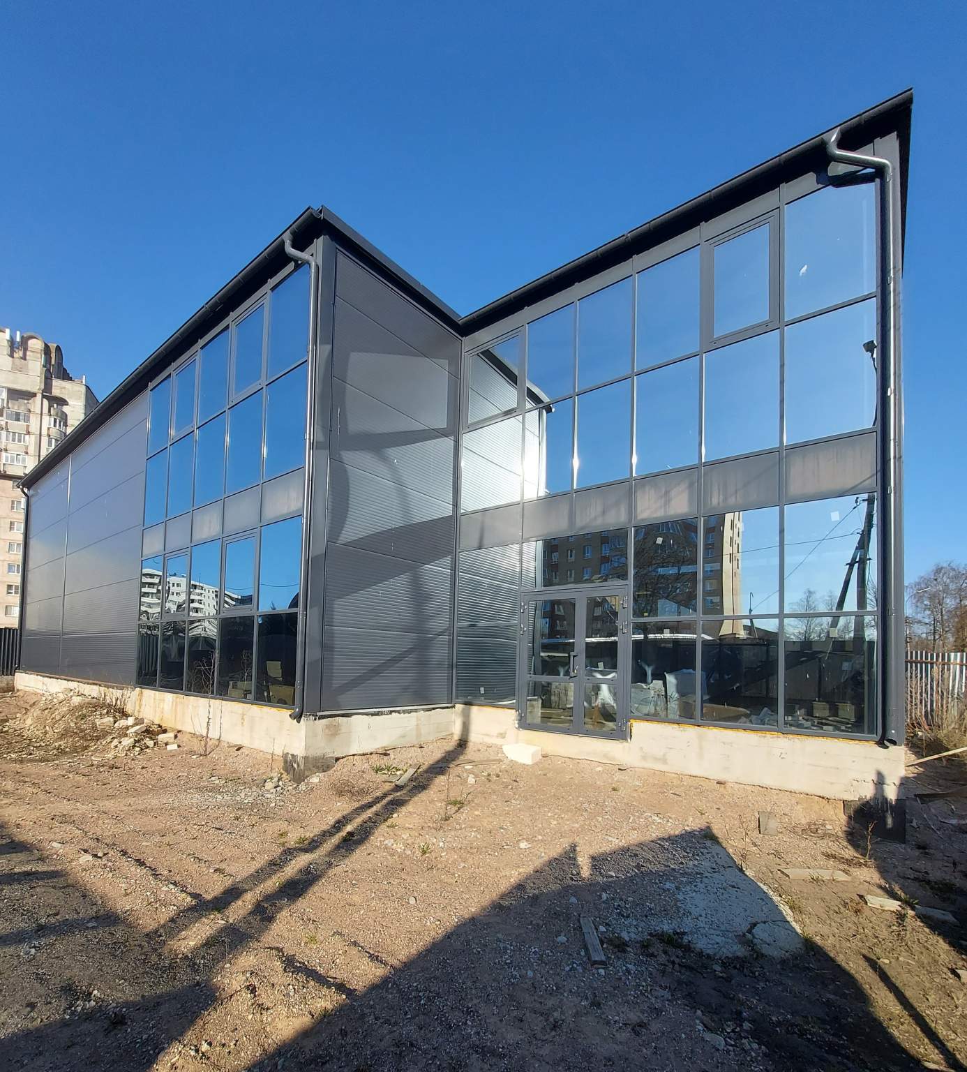 Продам торговое помещение 507.2 м.кв.