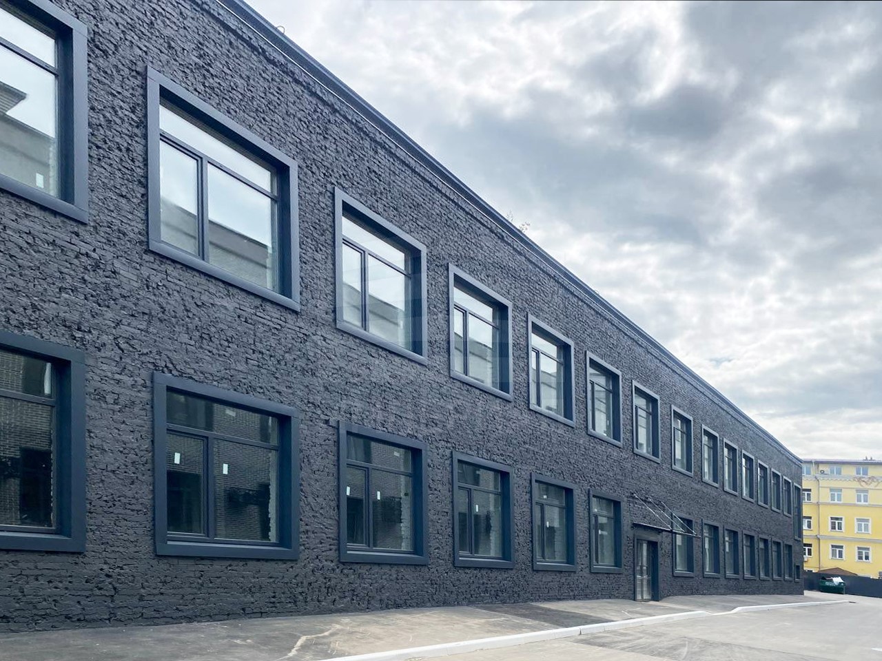 Сдам в аренду помещение свободного назначения 1046 м.кв.