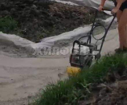 Продам земельный участок 1000 м.кв.