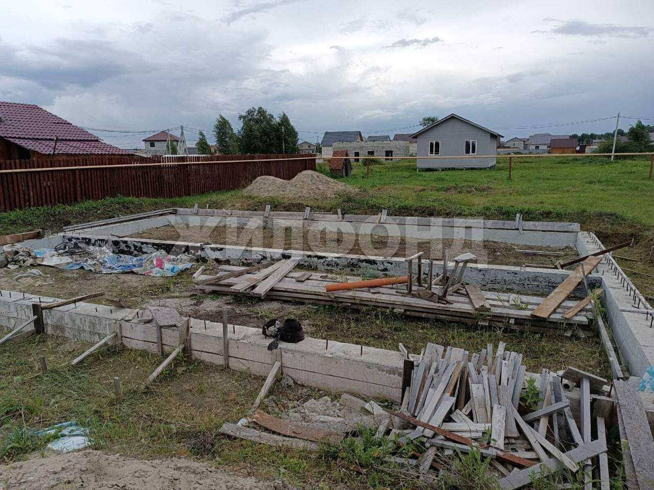 Продам земельный участок 1000 м.кв.