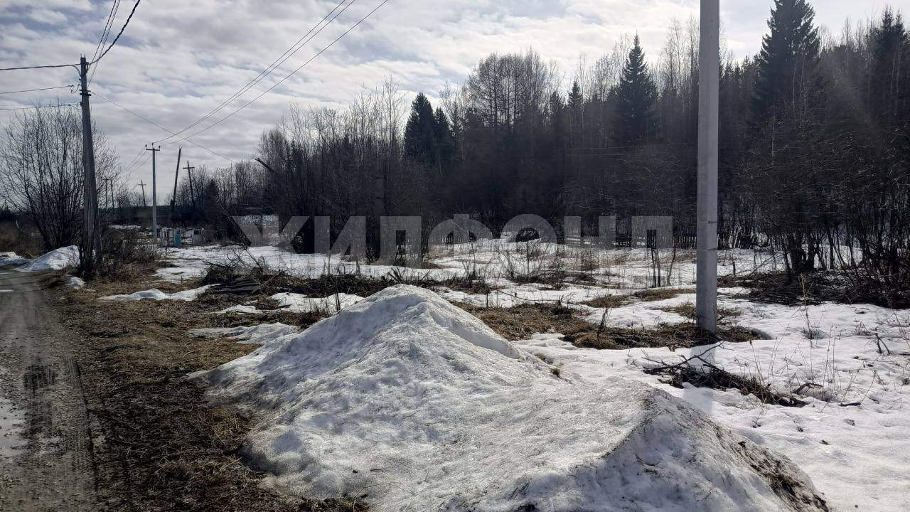 Продам земельный участок 1100 м.кв.