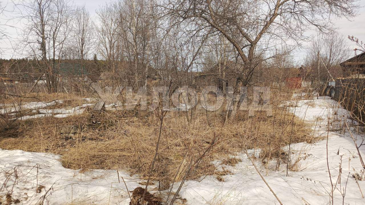 Продам земельный участок 1100 м.кв.