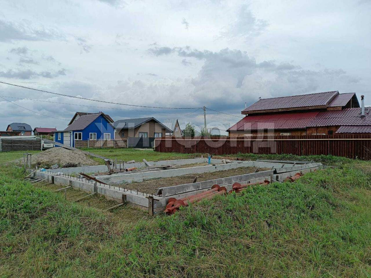 Продам земельный участок 1000 м.кв.