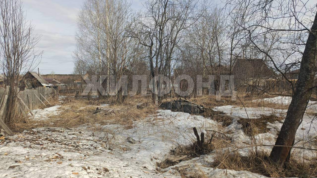 Продам земельный участок 1100 м.кв.