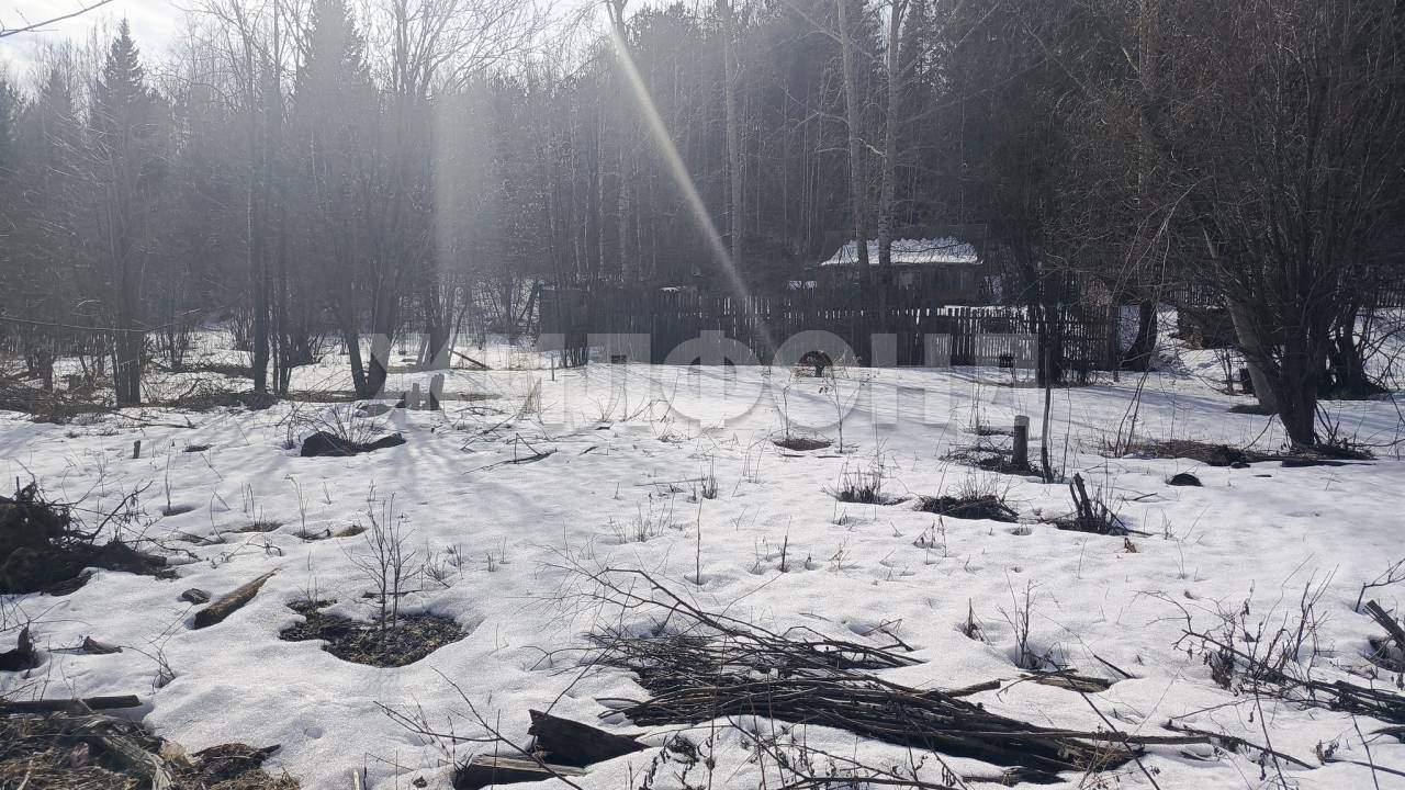 Продам земельный участок 1100 м.кв.