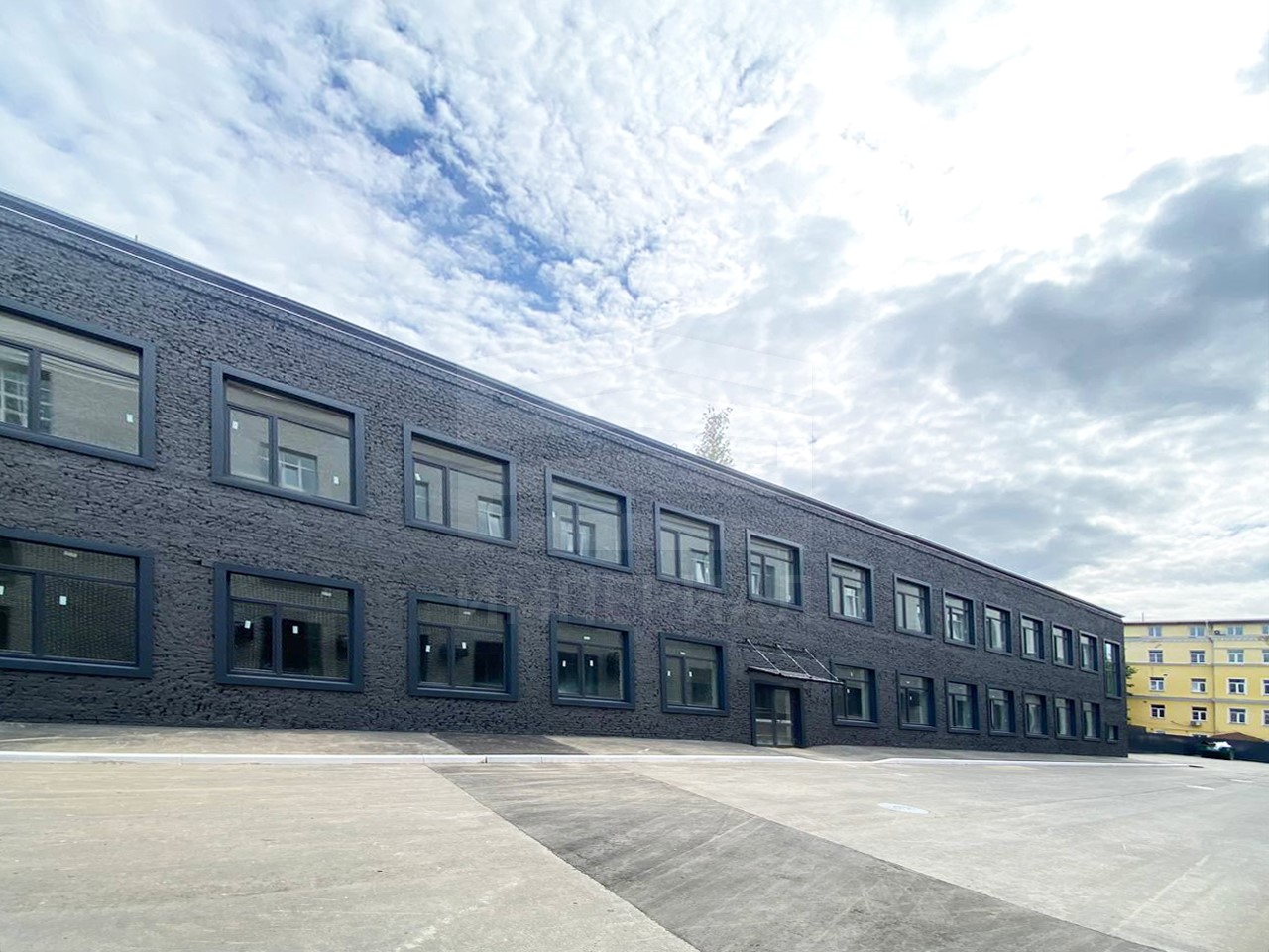 Сдам в аренду помещение свободного назначения 1046 м.кв.