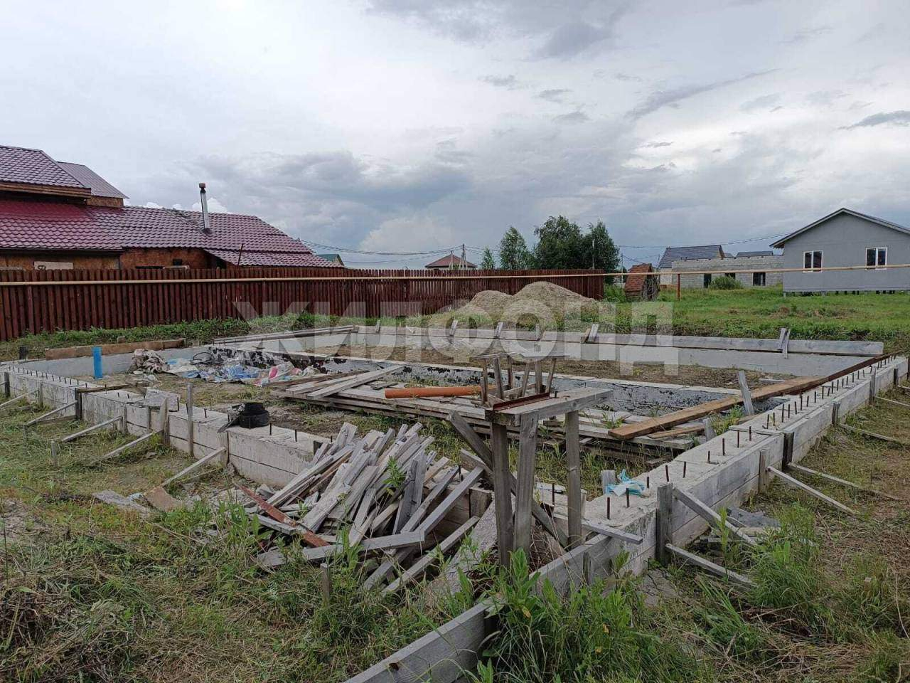 Продам земельный участок 1000 м.кв.