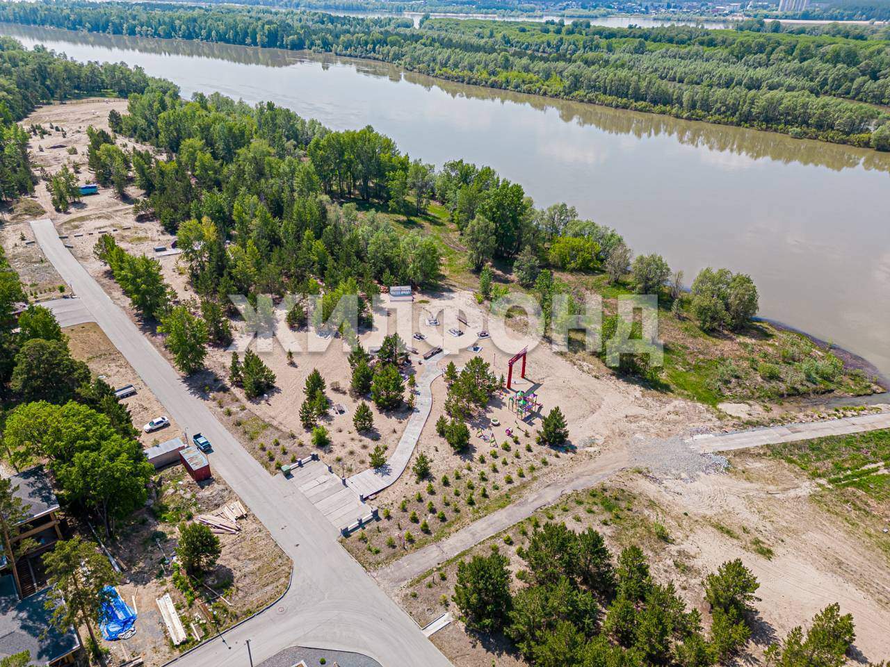 Продам земельный участок 1000 м.кв.