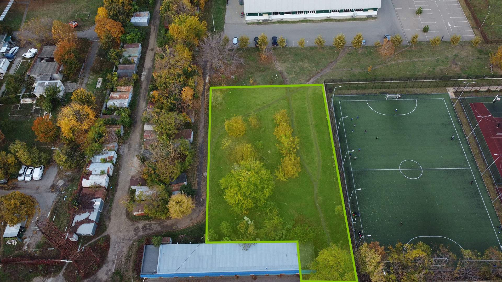 Сдам в аренду земельный участок 2200 м.кв.