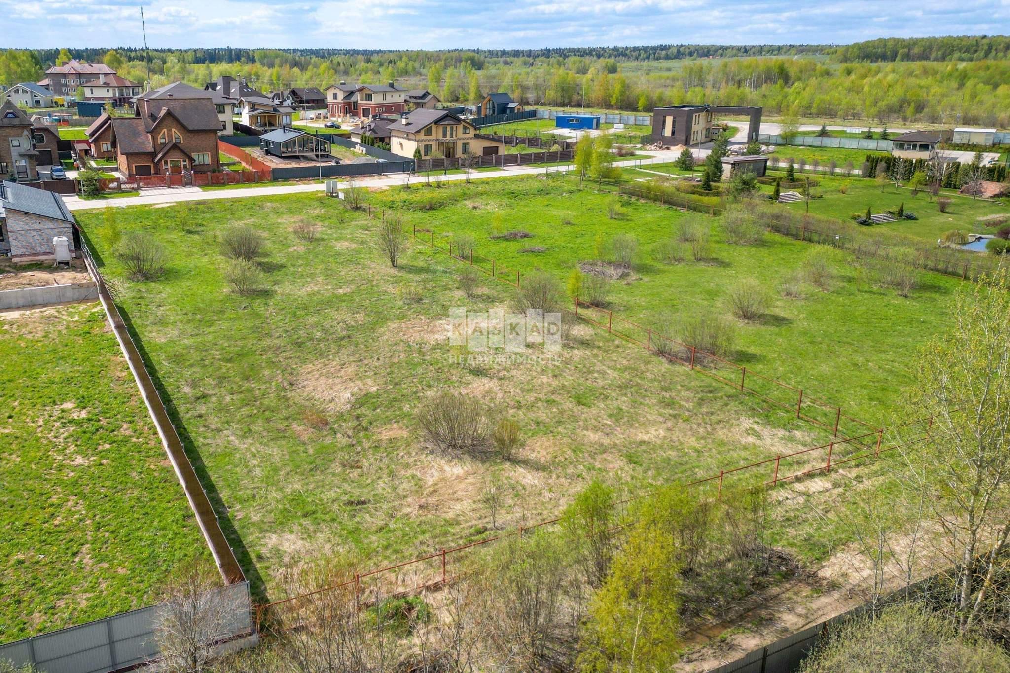 Продам земельный участок 3000 м.кв.