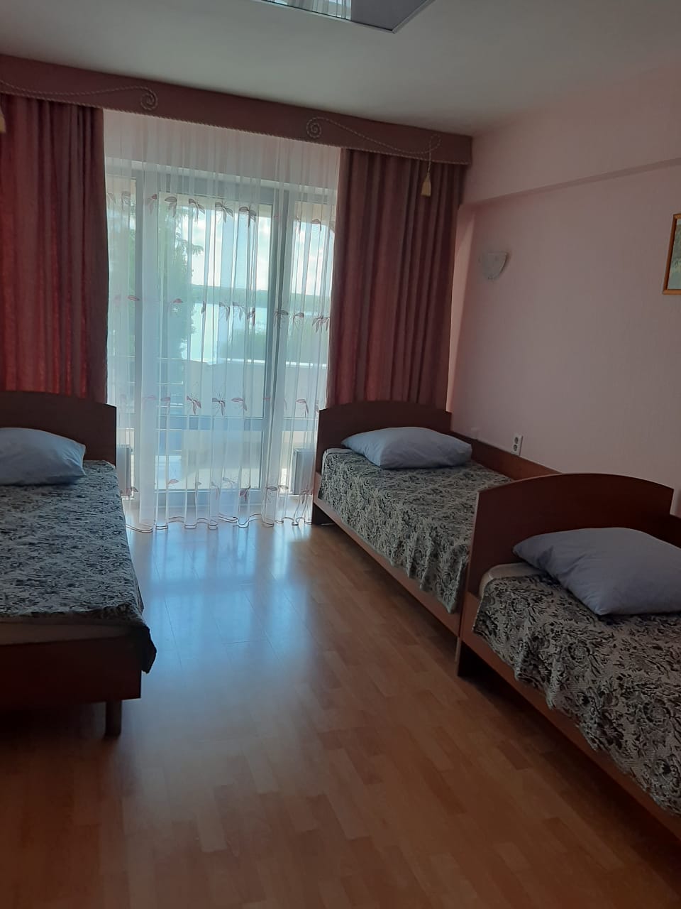 Продам торговое помещение 3281.2 м.кв.